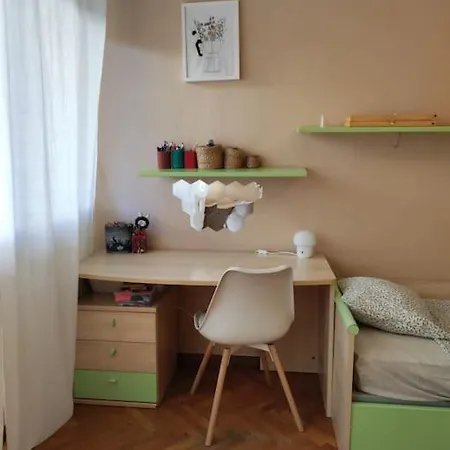 Comfy Near Center Apartamento